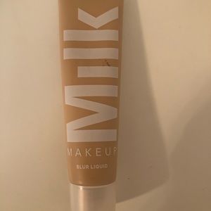 Milk Blur Liquid Foundation